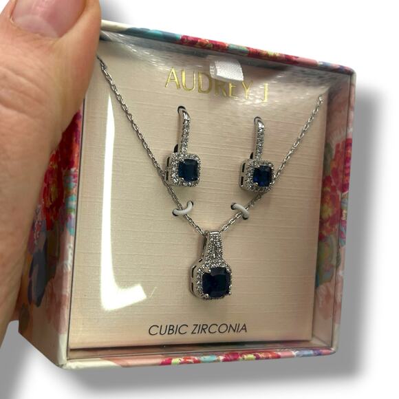 NEW Audrey J Blue Cubic Zirconia Earrings & Necklace Set Pave Crystal Gift Box - Picture 6 of 9